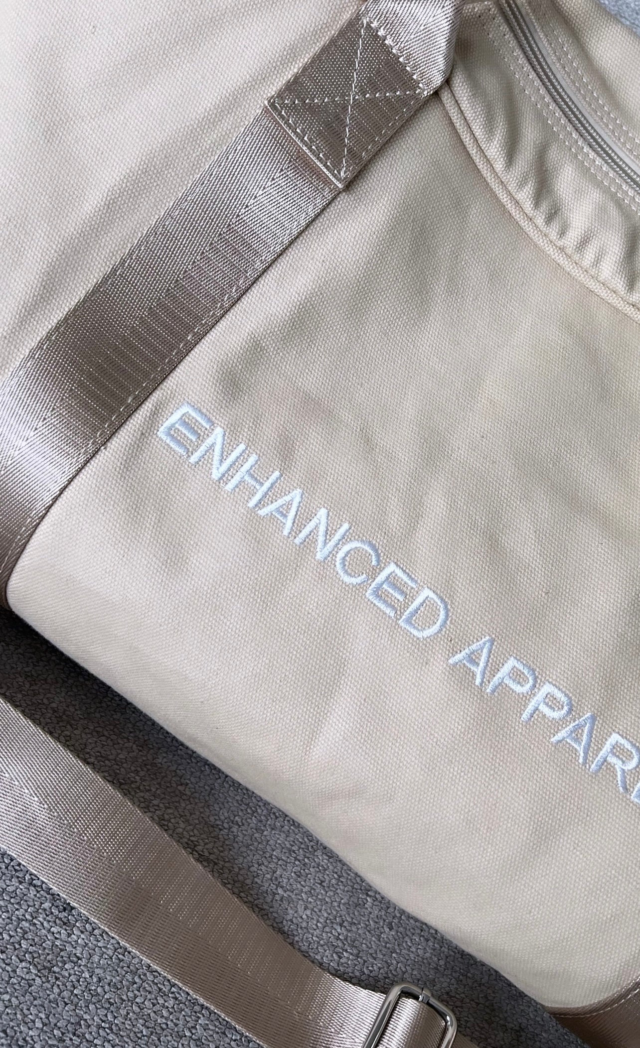 ESSENTIAL OVERNIGHT BAG