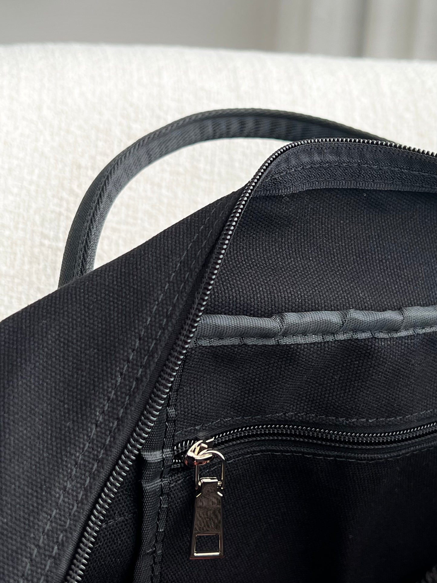 ESSENTIAL OVERNIGHT BAG
